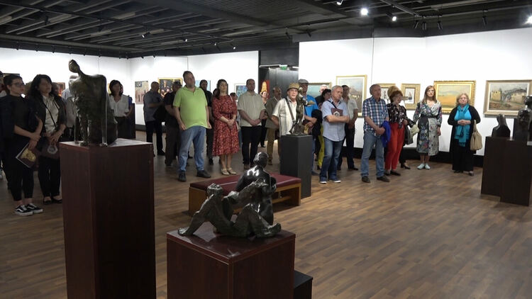 Изложба на 60 художници показва величието на българския пластичен дух