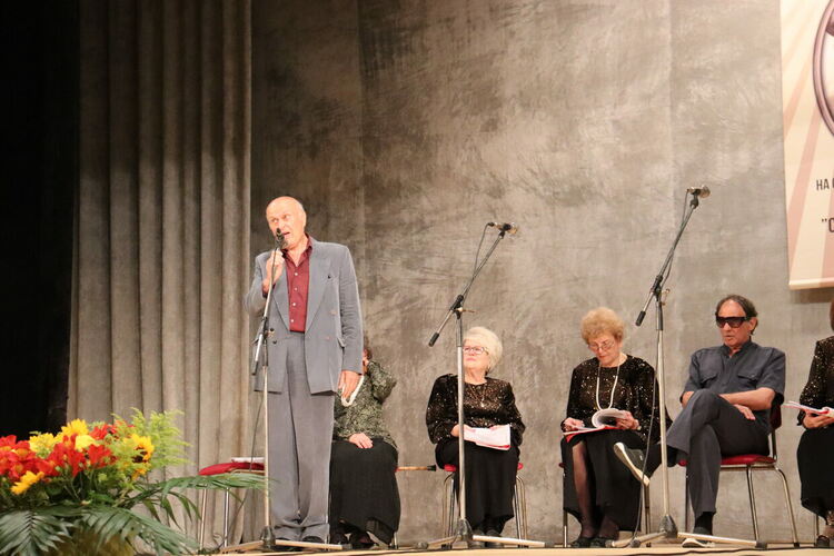 Започва  конкурсът за старата градска песен „С песните на Ари”