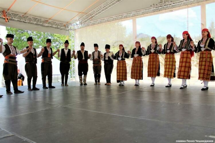 Певци, музиканти и танцьори от 15 читалища ще представят областта на Националния събор в Копривщица