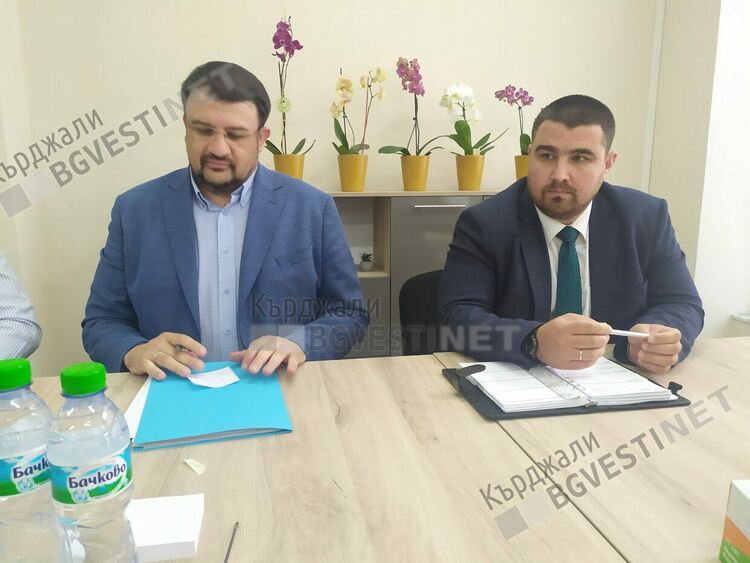 Депутати:Правителството отпусна 500 млн.лв.на общините за проекти, не ги дели на наши и ваши