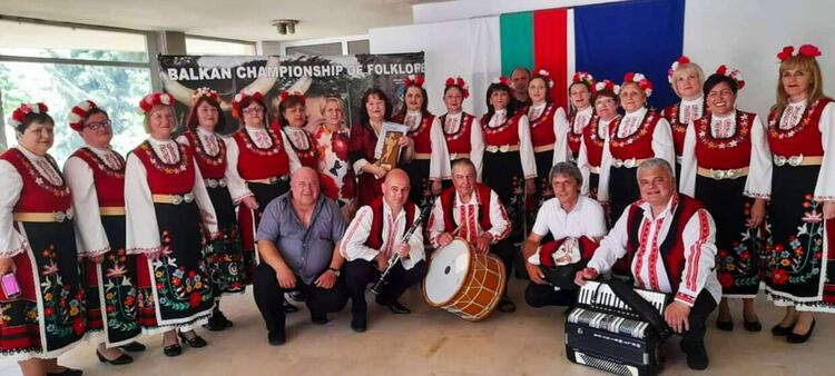 Певчески фолклорен ансамбъл ,,Първомай" спечели златен медал на ,,Евро фолк - Жива вода 2022"