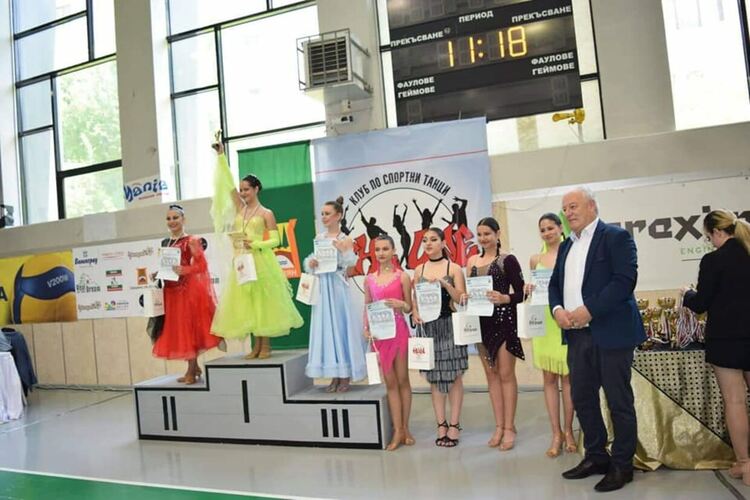 Над 200 участници събра в Смолян Националния турнир по спортни танци