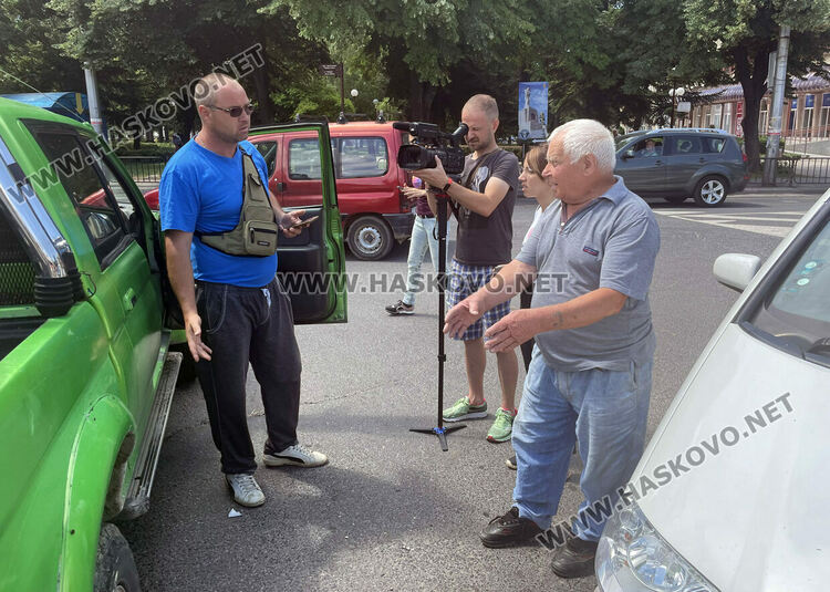 Фолксваген се блъсна в Мицубиши до Зеленчуковия пазар