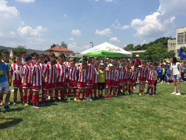 Младите футболисти на Хасково спечелиха купа от турнир в Пловдив