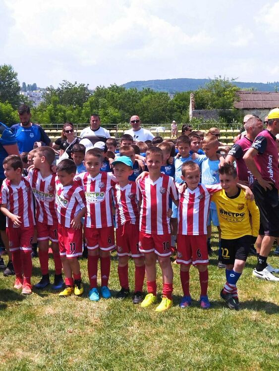 Младите футболисти на Хасково спечелиха купа от турнир в Пловдив