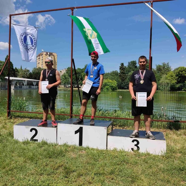 Куп медали за димитровградските деца от Националните ученически състезания по корабомоделизъм 