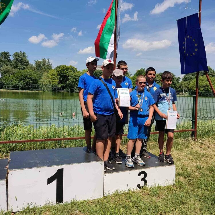 Куп медали за димитровградските деца от Националните ученически състезания по корабомоделизъм 