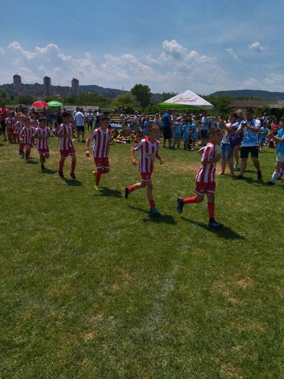 Младите футболисти на Хасково спечелиха купа от турнир в Пловдив