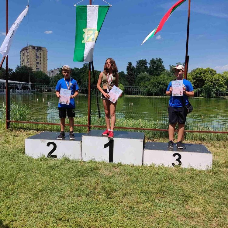 Куп медали за димитровградските деца от Националните ученически състезания по корабомоделизъм 