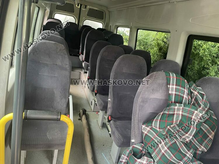 Шофьор на автобус почина зад волана, петима са ранени