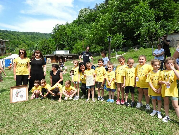 Деца от Асеновград с награда от престижен фестивал