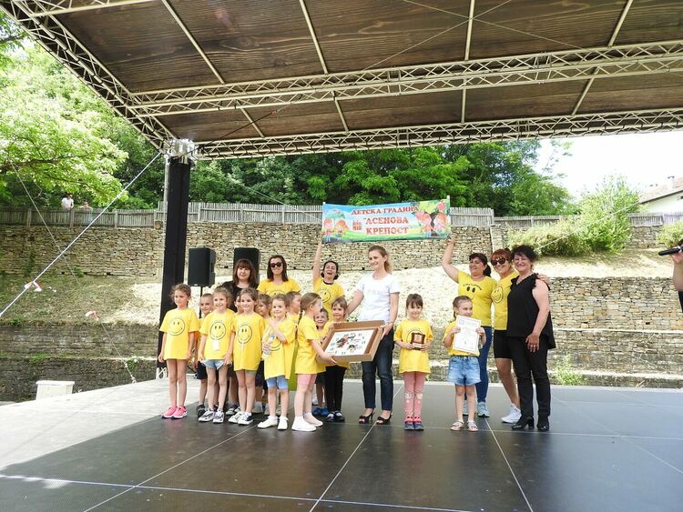 Деца от Асеновград с награда от престижен фестивал