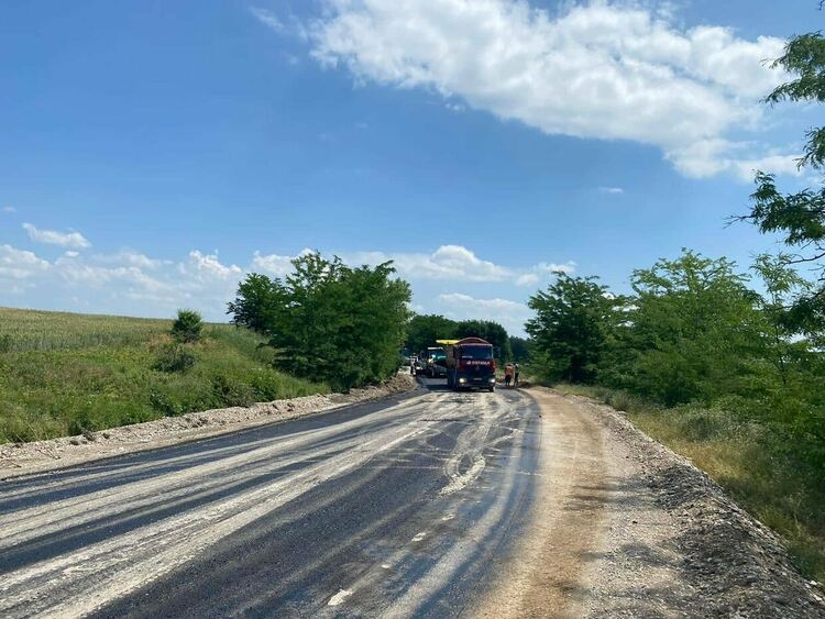 Приключи асфалтирането на пътя Поройна - Патриарх Евтимово