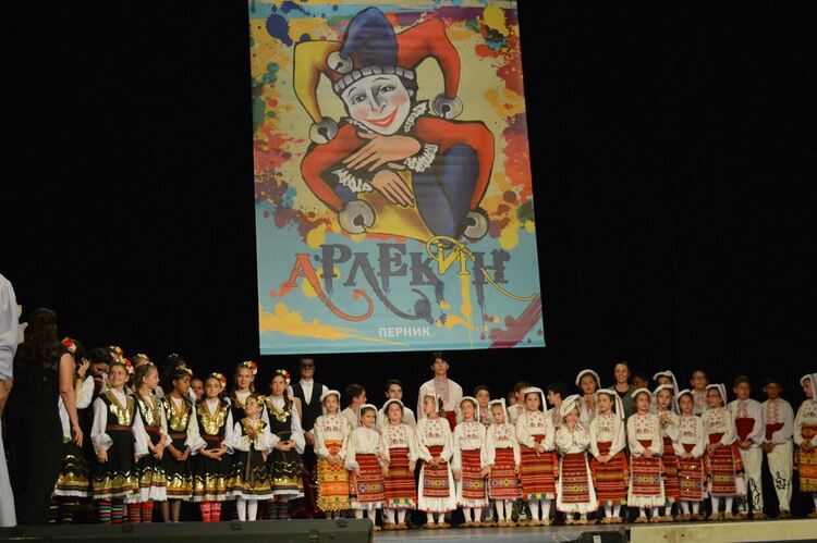 Емоции, забавление и детски смях съпътстваха откриването на детско-юношеския Международен фестивал &bdquo;Арлекин&ldquo; 