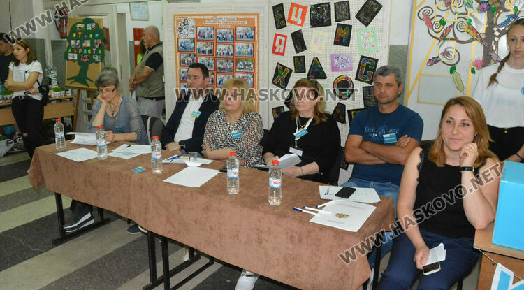 Ученици представиха решенията си  по еко проблеми 