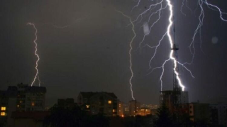 Жълт код за гръмотевична буря в Кърджали