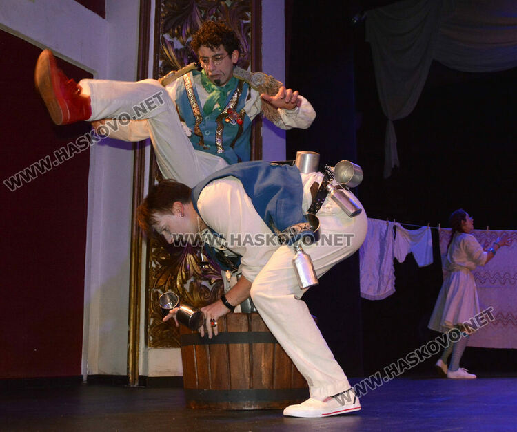 Презареждане: „Дванайсета нощ“ на Хасковска сцена