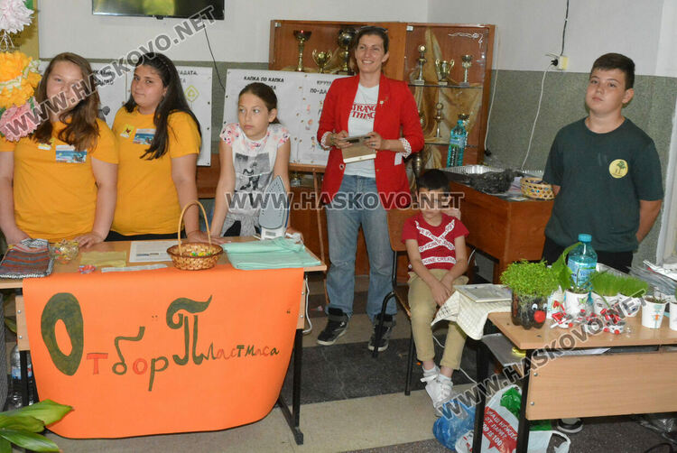 Ученици представиха решенията си  по еко проблеми 