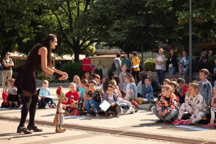 Емоции, забавление и детски смях съпътстваха откриването на детско-юношеския Международен фестивал &bdquo;Арлекин&ldquo; 