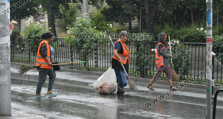 В дъжда- кой с каквото си има...