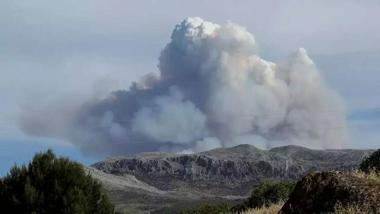 Горски пожар в планински район в Южна Испания, евакуираха градче