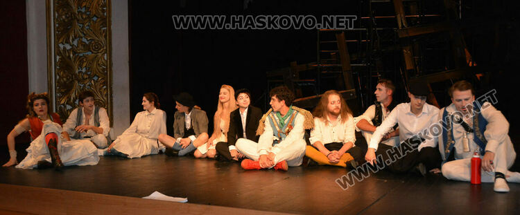 Презареждане: „Дванайсета нощ“ на Хасковска сцена