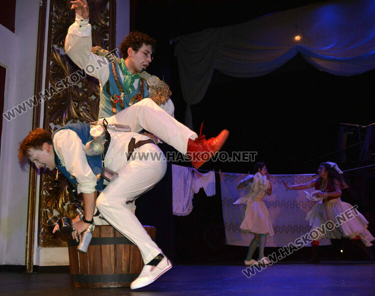 Презареждане: „Дванайсета нощ“ на Хасковска сцена