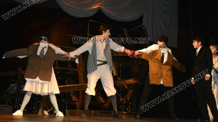 Презареждане: „Дванайсета нощ“ на Хасковска сцена