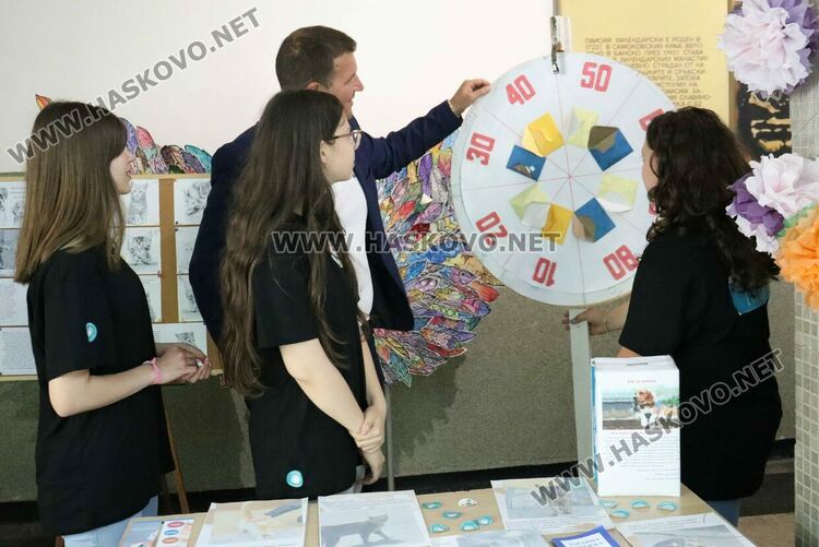 Ученици представиха решенията си  по еко проблеми 