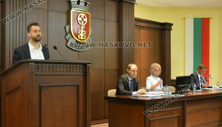 Съветниците от БСП поискаха оставката на председателя на Местния парламент Таня Захариева