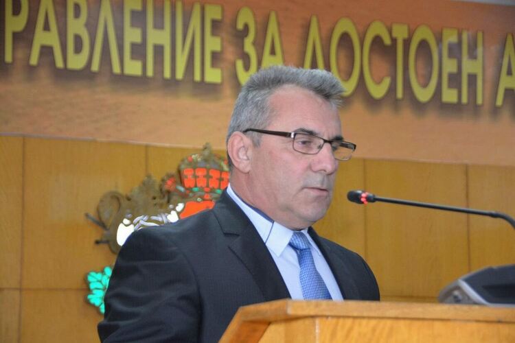 Почина общински съветник и уважаван учител от Асеновград
