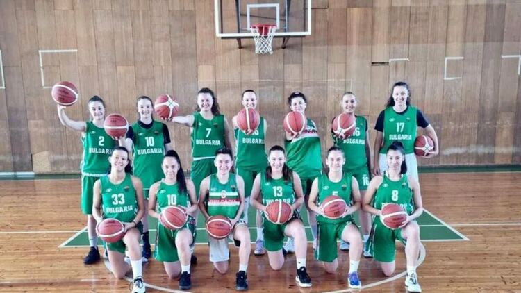 Баскетболистките от националния отбор тренират в Чепеларе