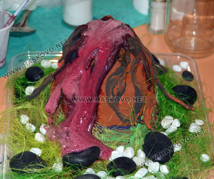 Деца от „Зорница“ правиха лава, лимонада, показаха умения в роботиката