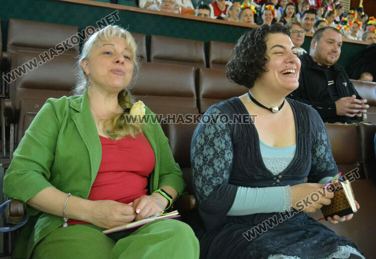 900 фолклористи във фестивала „Хайдушка софра“ в Хасково