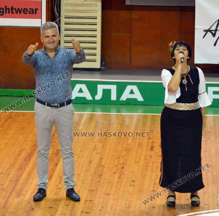 900 фолклористи във фестивала „Хайдушка софра“ в Хасково