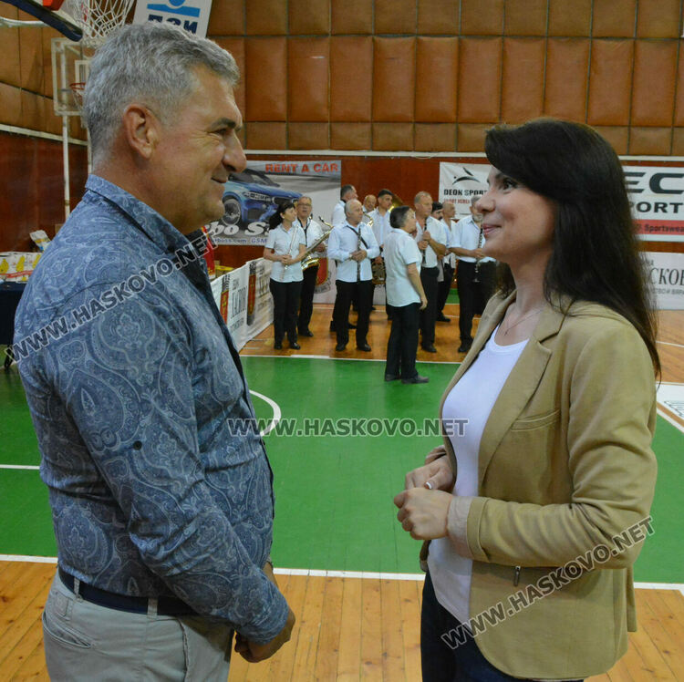 900 фолклористи във фестивала „Хайдушка софра“ в Хасково