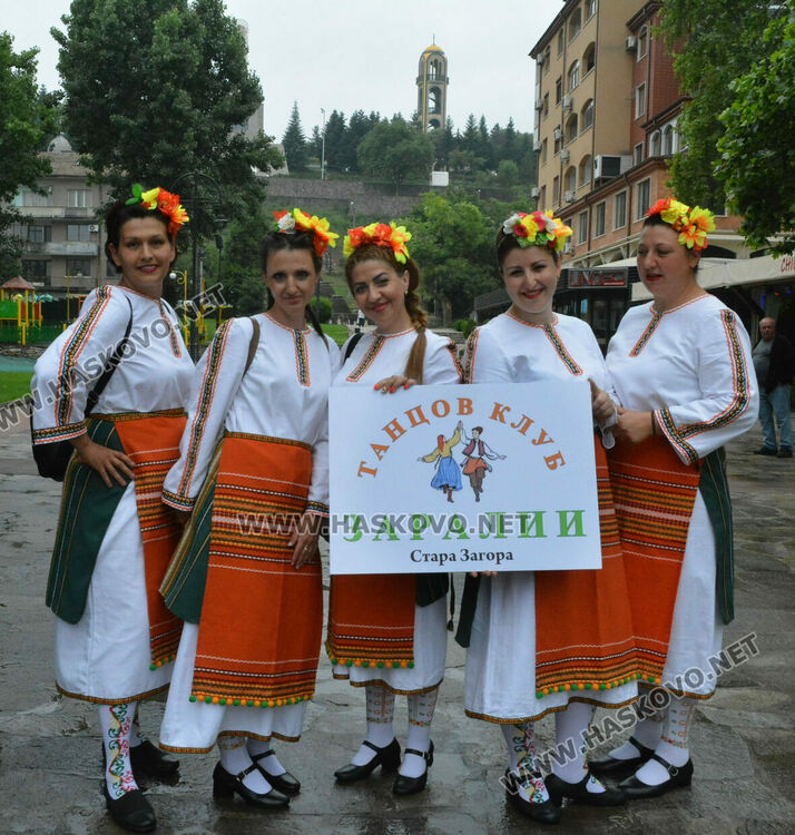 900 фолклористи във фестивала „Хайдушка софра“ в Хасково