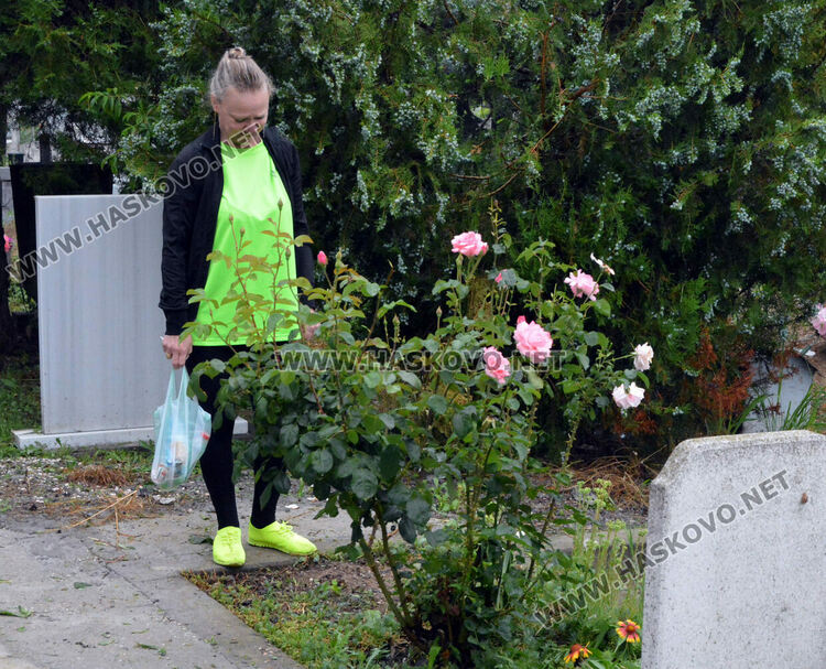 Хасковлии отдадоха почит към мъртвите на Черешова задушница