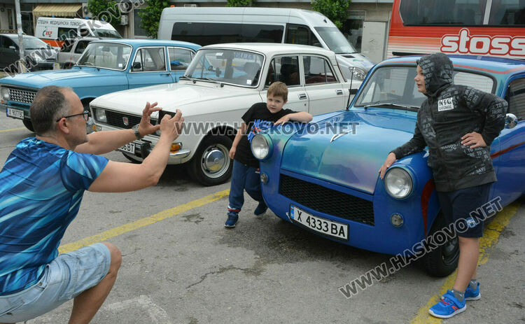 Национален събор на ретро коли Москвич в Хасково