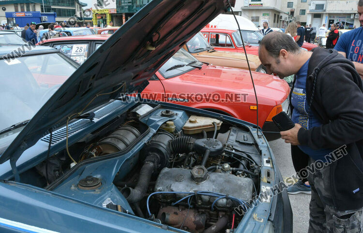 Национален събор на ретро коли Москвич в Хасково