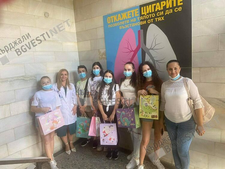 Ученици от Езиковата с проект „Аз живея тук и променям!