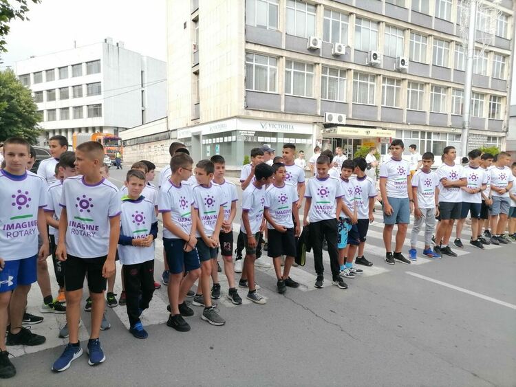 150 деца се включиха в лекоатлетически крос