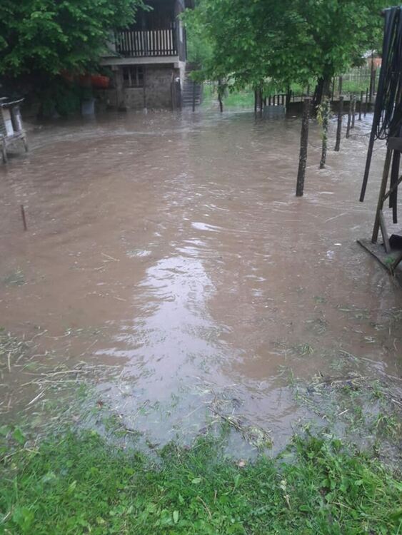  След пороите река Малка Арда излезе от коритото си,къща се наводни в община Баните