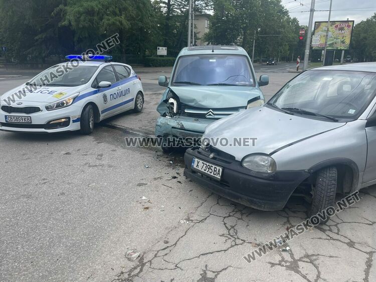 Водач пострада при катастрофа до Цигарената