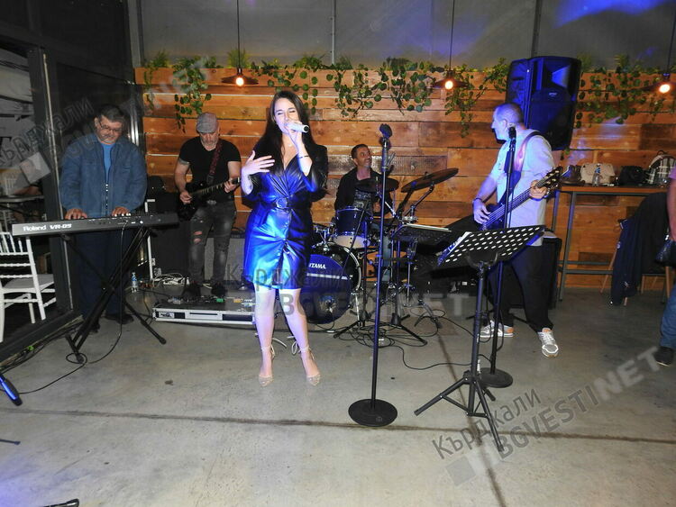 Щур купон на Джаз феста в Кърджали, фенове на музиката на крак пред талантите