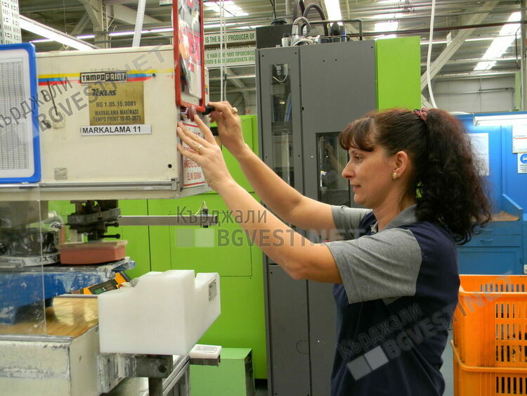 В „Теклас България” отново много вакантни места,  наемат хора с увреждания