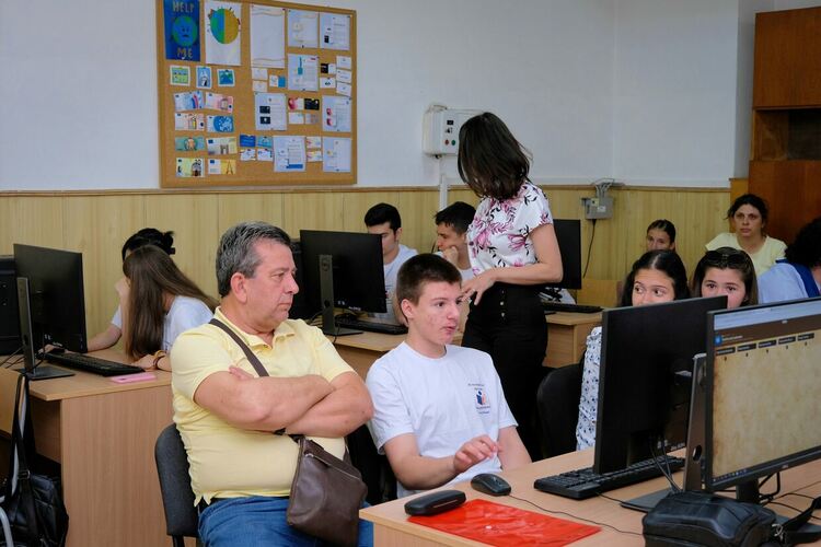 Гимназията по туризъм демонстрира иновативни уроци пред гости от три училища