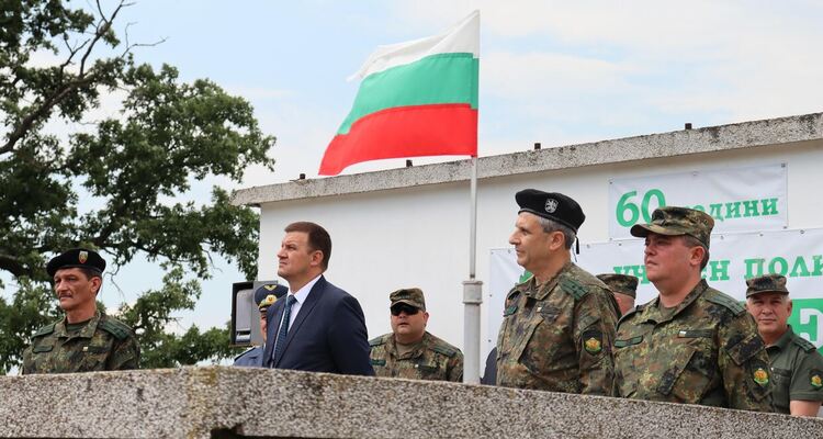 Паметен знак за 60 г. на Учебен полигон &bdquo;Корен&ldquo;, отличиха военнослужещи