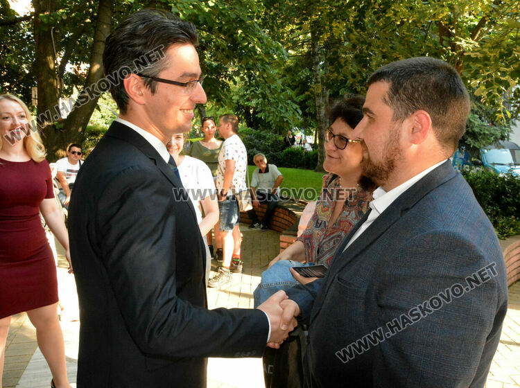 Министър Атанасов: От Хасково започна любовната ми афера с театъра, която ще продължи докато съм жив