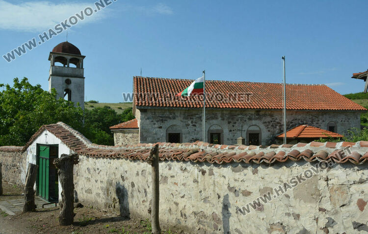 Свети Дух отбелязват миряните в с. Гарваново